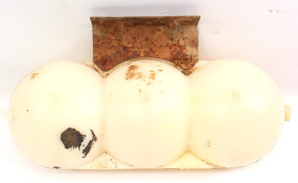 Vacuum Canister Reservoir Tank VW Jetta Rabbit Scirocco MK1 - 058 131 541 - Image 1 of 4