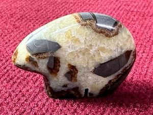 Slate & Quartz Crystal Navajo Fetish Bear - Picture 1 of 7