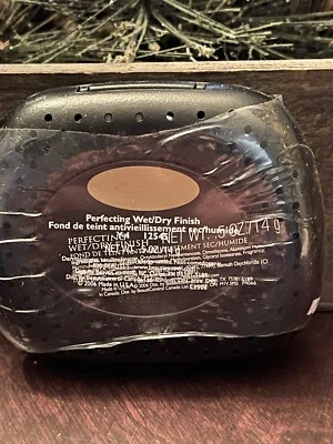 Beauticontrol Perfecting wet/dry finish in Y4 Y-4 (15860) - Image 1 of 2