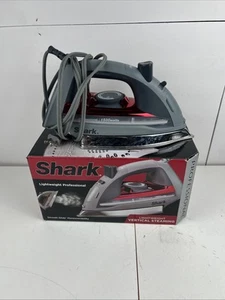 Shark GI305 Professional Lightweight 1500W Steam Iron - Smooth Glide Technology - Picture 1 of 5