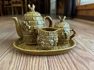 Juego de té de cerámica estilo mayólica de abejas melíferas vintage con bandeja para crema de azúcar para tetera - Imagen 1 de 6