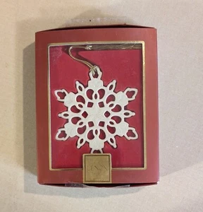 Lenox Annual 2006 Snow Fantasies Snowflake Christmas Tree Ornament in Box - Picture 1 of 3