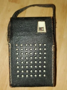 Vintage Working Realtone 8 Transistor Pocket White AM Radio TR-1871 - Picture 1 of 11