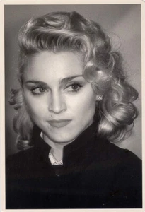 Madonna Photo Close-Up•Pop Singer, Performer•POSTCARD - Picture 1 of 1