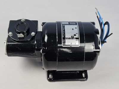Bodine NSI-33R 1/20HP Right-Angle Electric 10:1 115VAC Gearmotor 170RPM 1/2" - Image 1 of 4