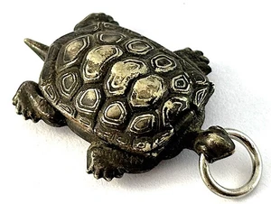 Rare Vintage Turtle Shell Compass Metal Charm Medaillon Watch Fob Japan - Bild 1 von 5