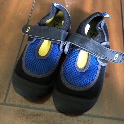 champion toddler boys size XL 11/12 water shoes black blue yellow - Image 1 of 4