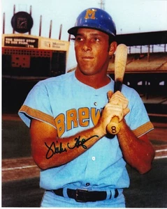 MIKE HEGAN   MILWAUKEE BREWERS   ACTION SIGNED 8x10 - Picture 1 of 1