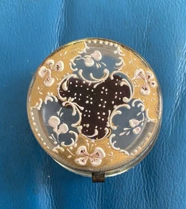 Gorgeous Vintage Hand Painted Glass Trinket Pill Box - Picture 1 of 4