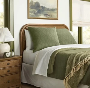 Set aus 2-26"x26" Rankgitter Muster Bett Kissen Salbeigrün - Herz & Hand Magnolie - Bild 1 von 4