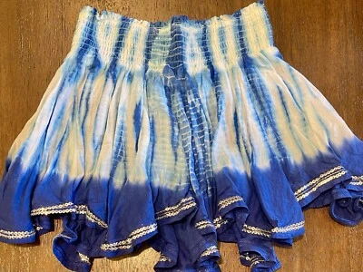 Falda corta Justice Girls Tie Dye azul claro azul oscuro con borde de lentejuelas borde ondulado talla 10 Foto 1 de 4