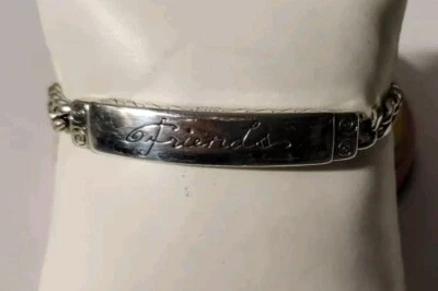 Brazalete de identificación desplazado Brighton Friends plateado, usado en excelente estado, con lata de corazón Foto 1 de 4