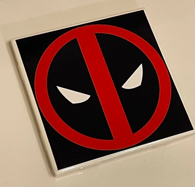 Logotipo Deadpool montanha-russa 4x4 polegadas - Imagem 1 de 2