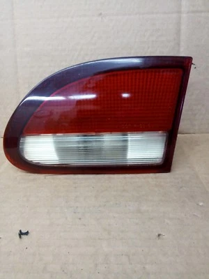 1998 Chevrolet Cavalier Passenger Right Side Taillight Tail Lamp lid  Foto 1 de 3