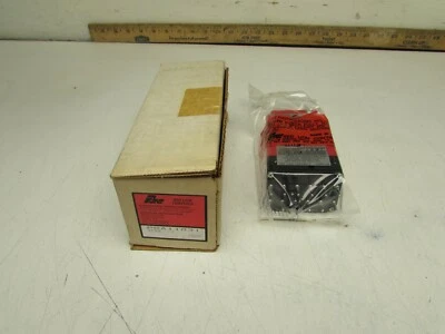 RED LION PRA11031 , CONVERTER RELAY, 115 VAC , 12 PIN NEW IN BOX MAKE OFFER !! - Image 1 of 4