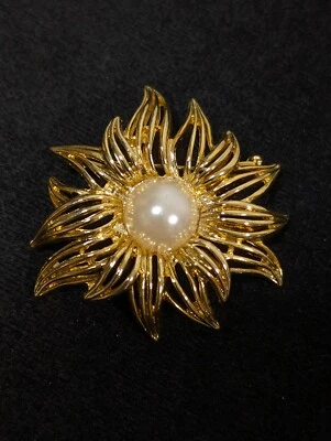 Broche Girasol Vintage Tono Dorado Imitación Perla Cabujón Prendedor 3D Retro Foto 1 de 4