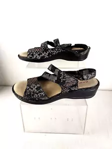 Aravon Sandali CH8726 Donna 7 2E Cambridge Pelle Extra Larghi Nero Marrone Serpente - Foto 1 di 10