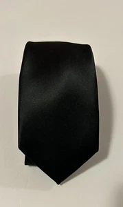 GEOFFREY BEENE Men’s Solid Black Polyester Satin Necktie. New Without Tags - Picture 1 of 4