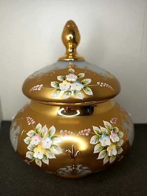 Ancienne Bonbonnière En Opaline Doré Émaillé A L'or. - Photo 1/4