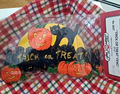 Vtg Fibre Craft Black Cat Wooden # 9627 Halloween~Trick or Treat Fence 1988 - Image 1 of 4