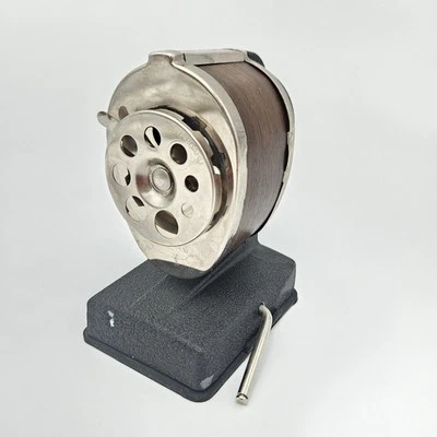 Afilador de lápices de grano de madera Boston de colección con base de succión al vacío Foto 1 de 4