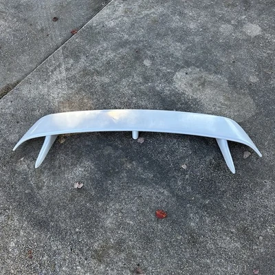 Alerón trasero 91-96 Mitsubishi 3000GT OEM con tercera luz de freno Foto 1 de 4