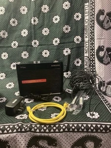 Samsung Verizon Wireless Network Extender SCS-2U01 Signal Booster W/ Cables - Picture 1 of 9