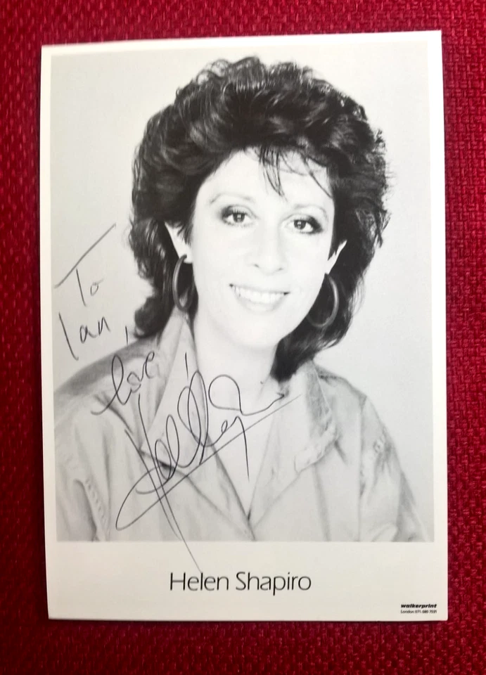 Original-Autogramm von Helen Shapiro, s/w-Bild-Karte, Postkartengröße - Bild 1 von 1