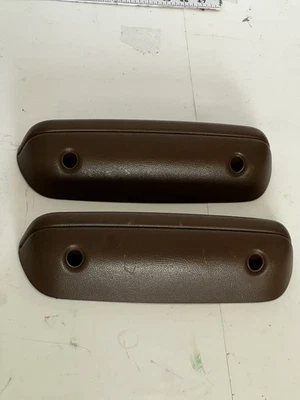 89-95 Toyota Pickup 90-95 4Runner REPOSABRAZOS PUERTA TIRADORES Marrón Fabricante Original Japón Foto 1 de 4