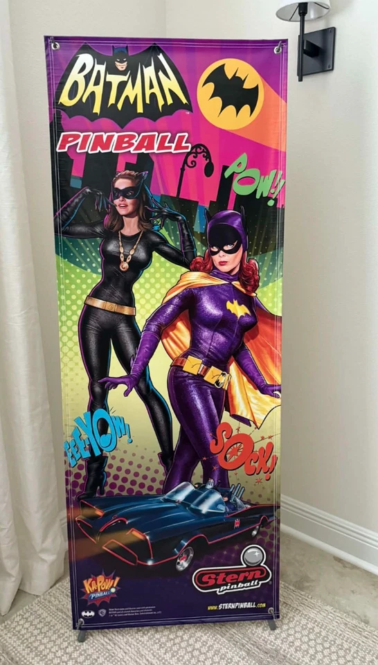 Máquina de Pinball Stern Catwoman Banner MUY RARO Batman 66 -- aproximadamente 63 por 23 1/2" Foto 1 de 1