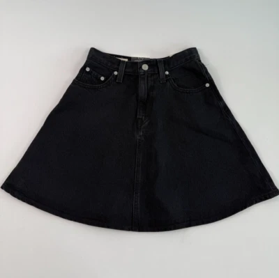 Falda de mezclilla Levi's Premium para mujer mini volantes tiro medio cremallera talla 23 negra nueva con etiquetas Foto 1 de 4