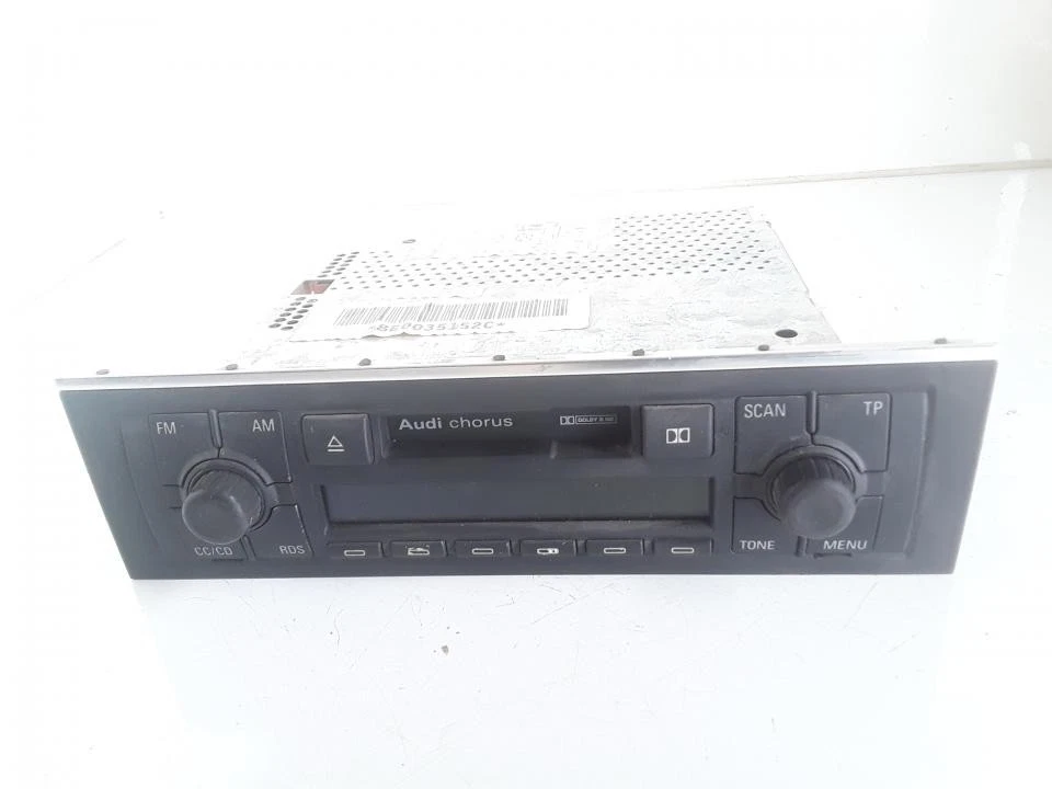 AUDI A4 8E0 00-04 Radio Autoradio 8E0035152C - Bild 1 von 4