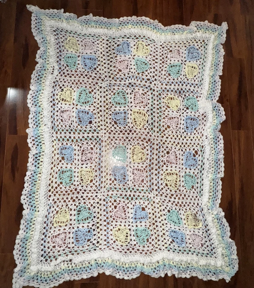 Manta bebé ganchillo vintage 3D corazón afgano pastel hecha a mano 54x50 Foto 1 de 4