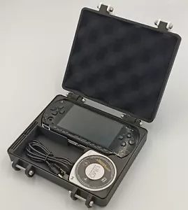 PSP 1000 Protective Carrying Case -Holds 6 Games, USB Cable, 4 Memory Cards - Picture 1 of 5
