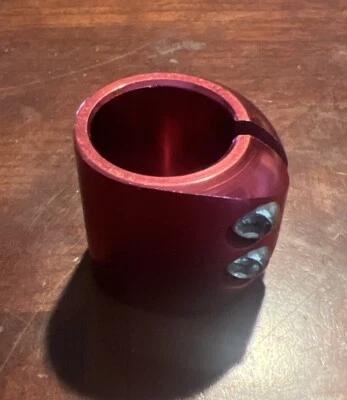 Abrazadera de tija de sillín BMX Old School 25,4 mm doble 2 pernos aleación DB roja - nueva de Lote Antiguo Foto 1 de 4