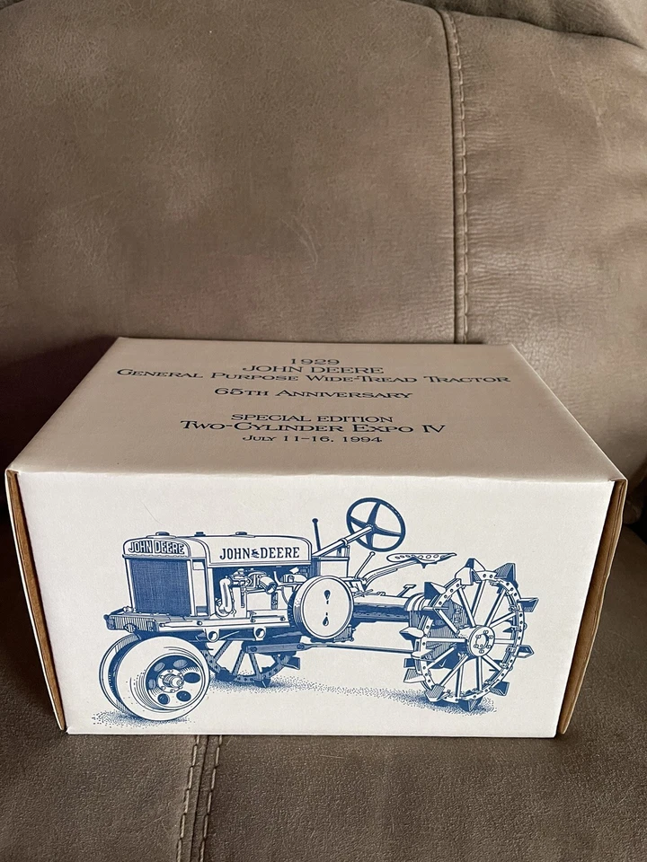 1/16 John Deere 1929 General Purpose Wide Tread Tractor, 2 Cylinder Club 1994 - Image 1 of 3