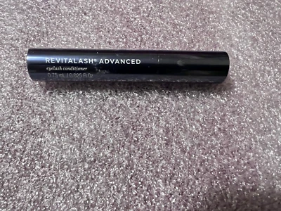 Acondicionador avanzado de cejas RevitaLash Revitabrow tamaño de viaje 0,03 oz/0,9 ml Foto 1 de 2