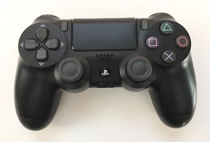 Sony PS4 PlayStation 4 DualShock 4 Wireless Controller Schwarz CUH-ZCT2U - Getestet - Bild 1 von 4