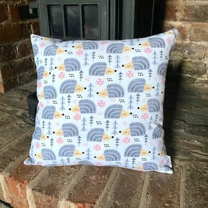 980. Grey Hedgehog 100% Cotton Cushion Cover Various sizes - Picture 1 of 2