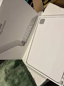 Apple Magic Keyboard 11- Inch (M4) A2975 / MWR03LL/A .6 - Picture 1 of 4