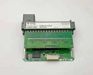 Allen Bradley 1746-IV32 Ser. C Source Input Module SLC 500 1746 (TBI) - Picture 1 of 8