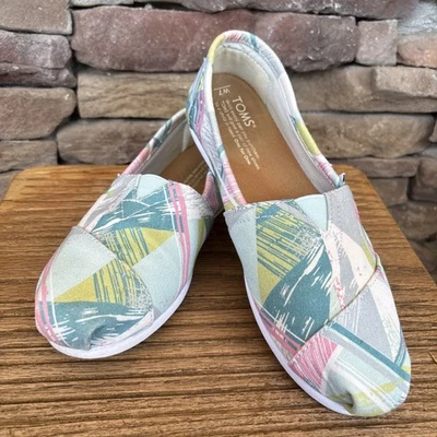 Zapatos Toms Clásicos Naturales Multicolores Para Mujer 7 Náuticos Sin Cordones Planos Informales Foto 1 de 4