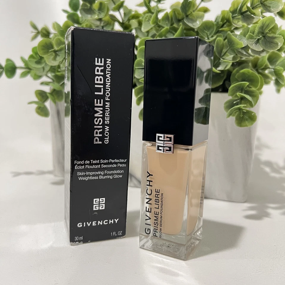 Base en suero Givenchy Prisme Libre Glow - 0,5 N - 30 ml/1 fl. oz Foto 1 de 4