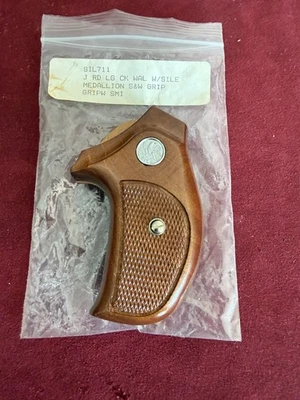 Sile Walnut Grips for S&W J Frame Round Butt  Smith & Wesson  New In Package - Image 1 of 4