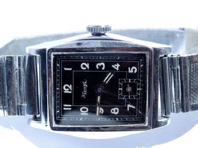 Kienzle Tank Cal. 48/4 Black Dial, Running WWII Men's Wrist Watch, 26 x 35.5mm - Image 1 of 4