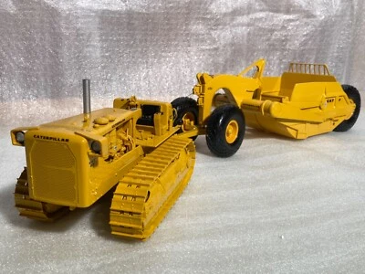 Tractor sobre orugas First Gear Caterpillar D9 escala 1/25 y caja rascadora 491 edición limitada Foto 1 de 4