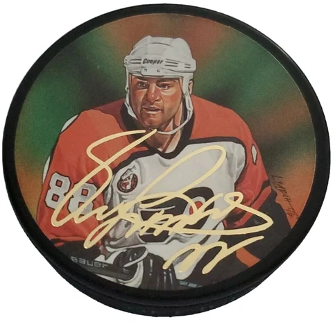 ERIC LINDROS #88 FLYERS NHL NHLPA 1996 PHOTO VINTAGE PUCK 🇸🇰 STAMPED ON SIG! Cover