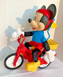 Mickey auf einem Trike - Bild 1 von 5