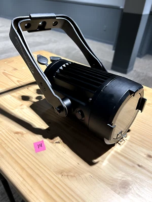 Chauvet Pro Colorado M Solo Zooming RGBW LED Wash - Image 1 of 3