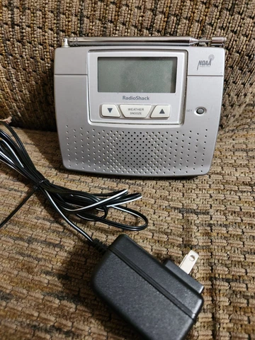 Radioshack NOAA Weather Radio With LCD Alarm Clock #520536 Gray Works Great Cover